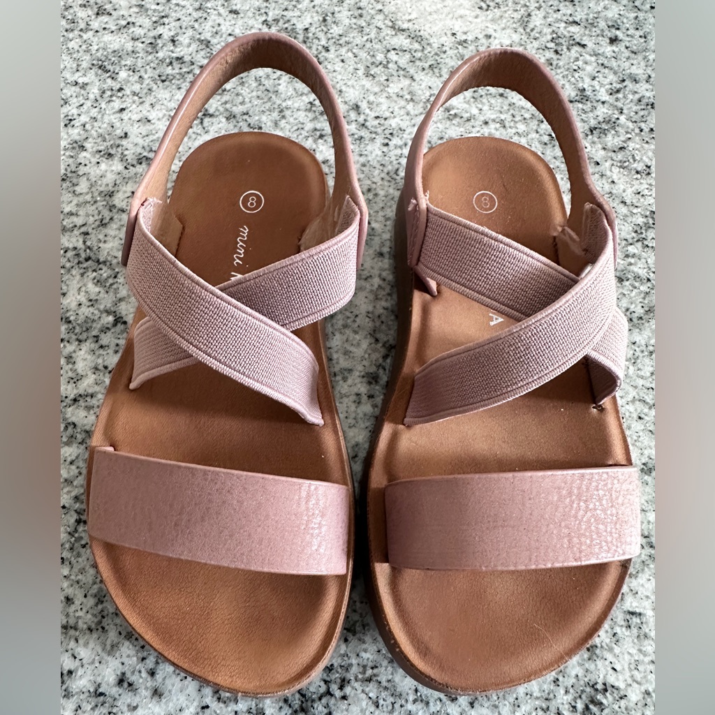 Moda Sandals